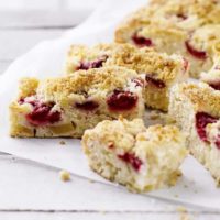 Apple Crumble Slice
